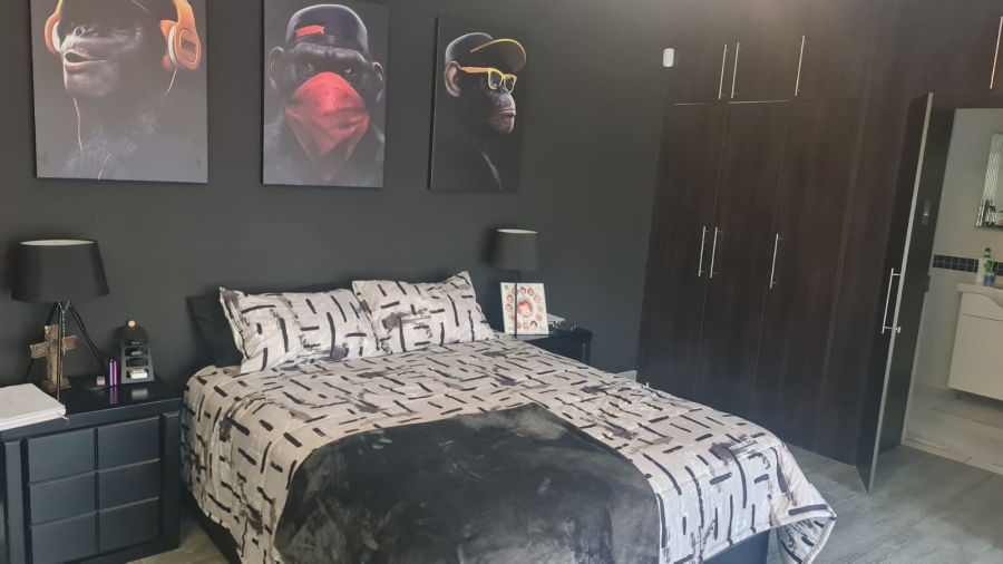 5 Bedroom Property for Sale in Protea Park North West